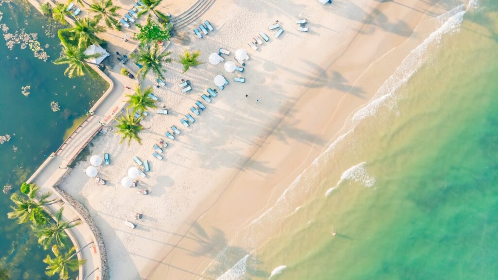 Destinos com praias artificiais para conhecer
